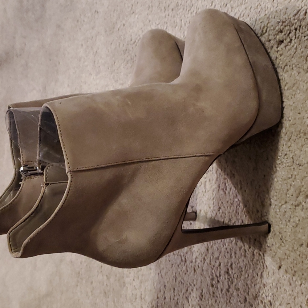 Jessica Simpson Booties - Picture 2 of 10